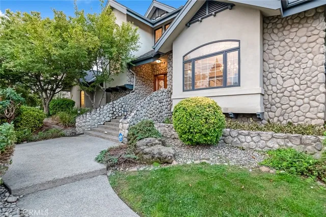 $829,000 | 3735 West Woodside Avenue, Visalia, CA 93291