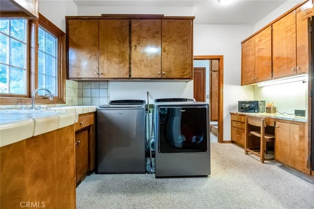 $829,000 | 3735 West Woodside Avenue, Visalia, CA 93291