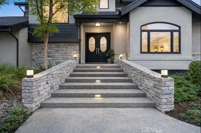 $829,000 | 3735 West Woodside Avenue, Visalia, CA 93291