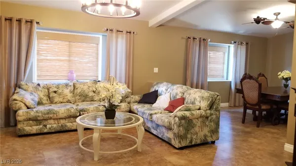 $3,500 | 7015 West El Parque Avenue, Las Vegas, NV 89117