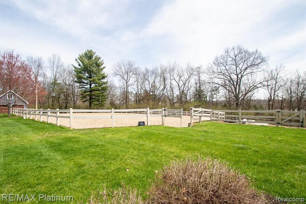 8000 Walsh Road Dexter, MI 48130 - Photo 72 of 80