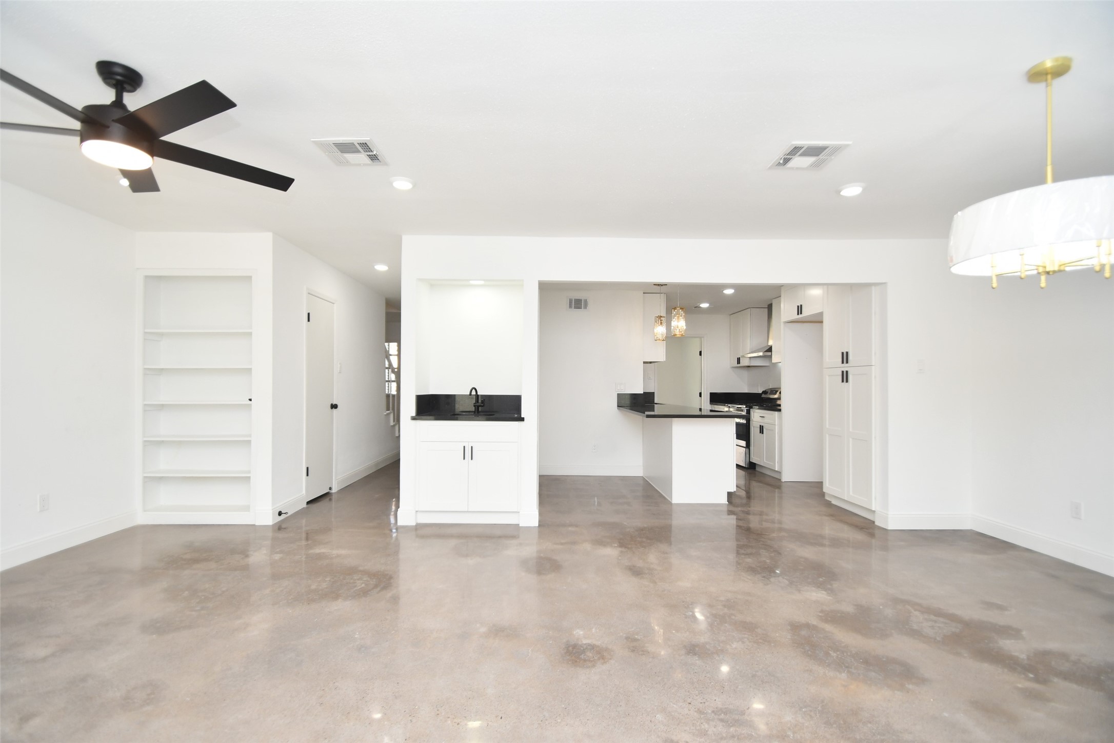 5801 Lumberdale Road, Unit 120 Houston, TX 77092 - Photo 20 of 45 a view of kitchen and refrigerator