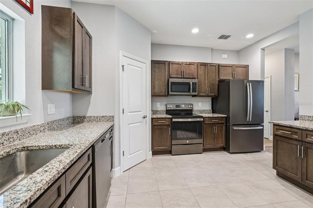 11112 Rostock Road Weeki Wachee, FL 34614 - Photo 19 of 66