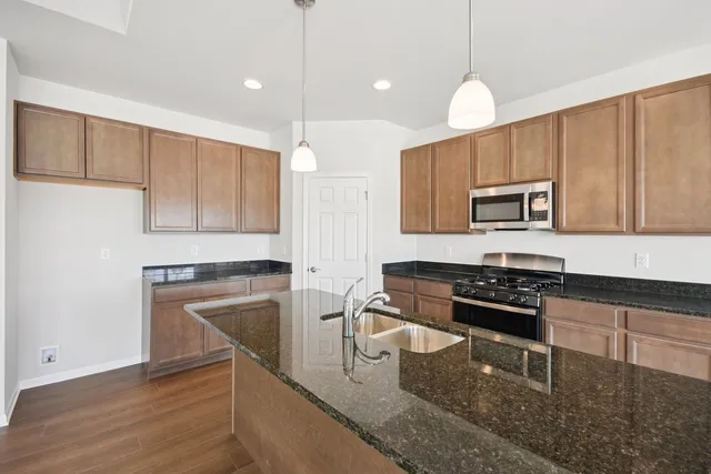 $399,900 | 341 North Aspen Drive, Cortland, IL 60112