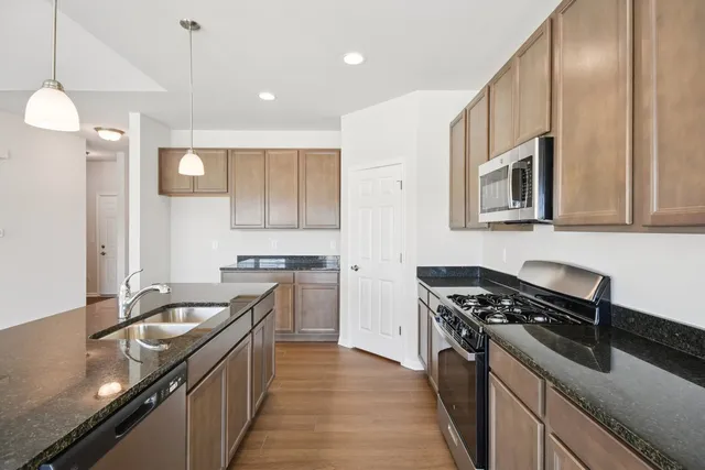 $399,900 | 341 North Aspen Drive, Cortland, IL 60112