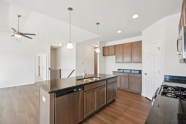 $399,900 | 341 North Aspen Drive, Cortland, IL 60112