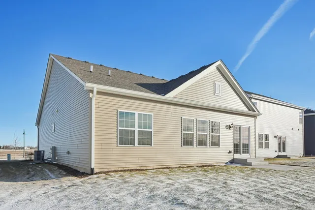 $399,900 | 341 North Aspen Drive, Cortland, IL 60112