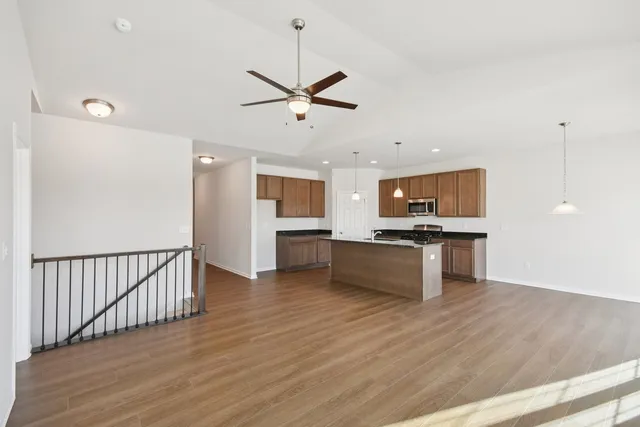 $399,900 | 341 North Aspen Drive, Cortland, IL 60112