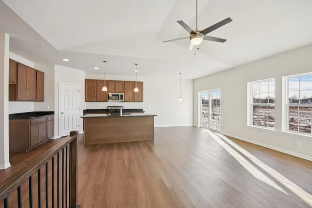 $399,900 | 341 North Aspen Drive, Cortland, IL 60112