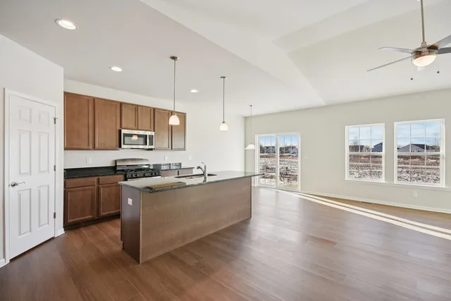 $399,900 | 341 North Aspen Drive, Cortland, IL 60112