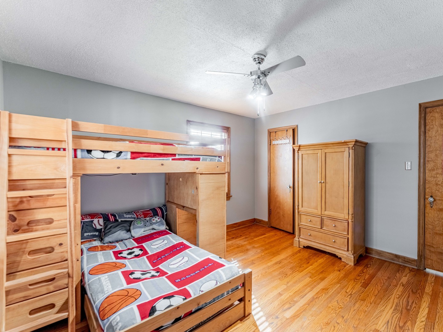 3519 Ridgeland Avenue Berwyn, IL 60402 - Photo 12 of 29 a room with a bed and a window