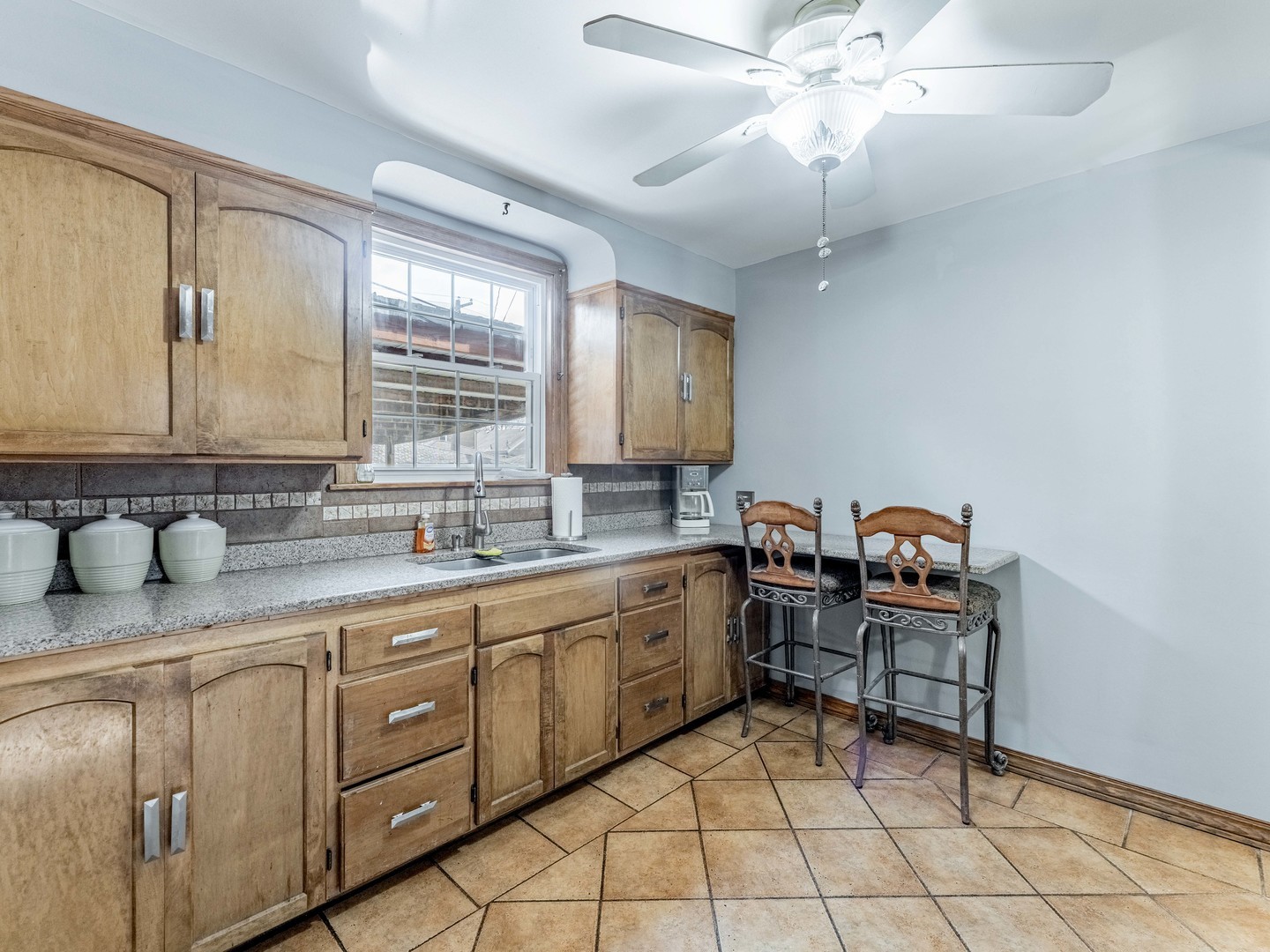 3519 Ridgeland Avenue Berwyn, IL 60402 - Photo 8 of 29 a kitchen with cabinets a sink and appliances