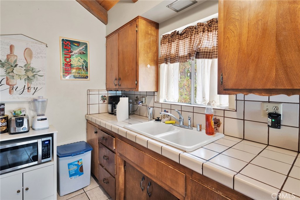 2046 Thrush Road Wrightwood, CA 92397 - Photo 19 of 44