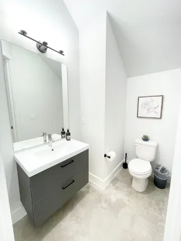 $4,500 | 2009 Canterbury Street, Unit 1, Austin, TX 78702