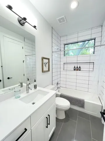 $4,500 | 2009 Canterbury Street, Unit 1, Austin, TX 78702