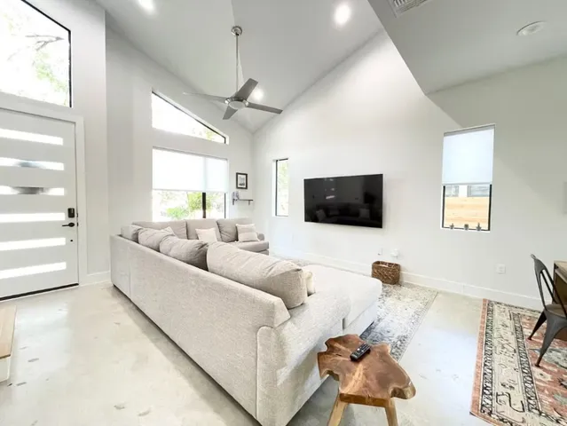 $4,500 | 2009 Canterbury Street, Unit 1, Austin, TX 78702