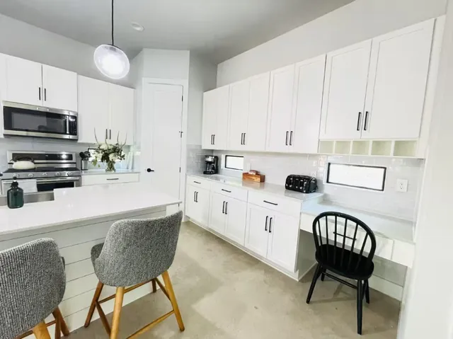 $4,500 | 2009 Canterbury Street, Unit 1, Austin, TX 78702