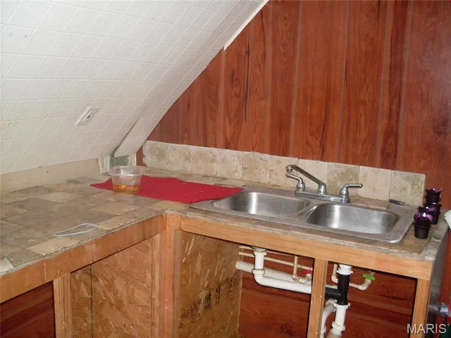 $150,000 | 3237 Barrett Street, St. Louis, MO 63107