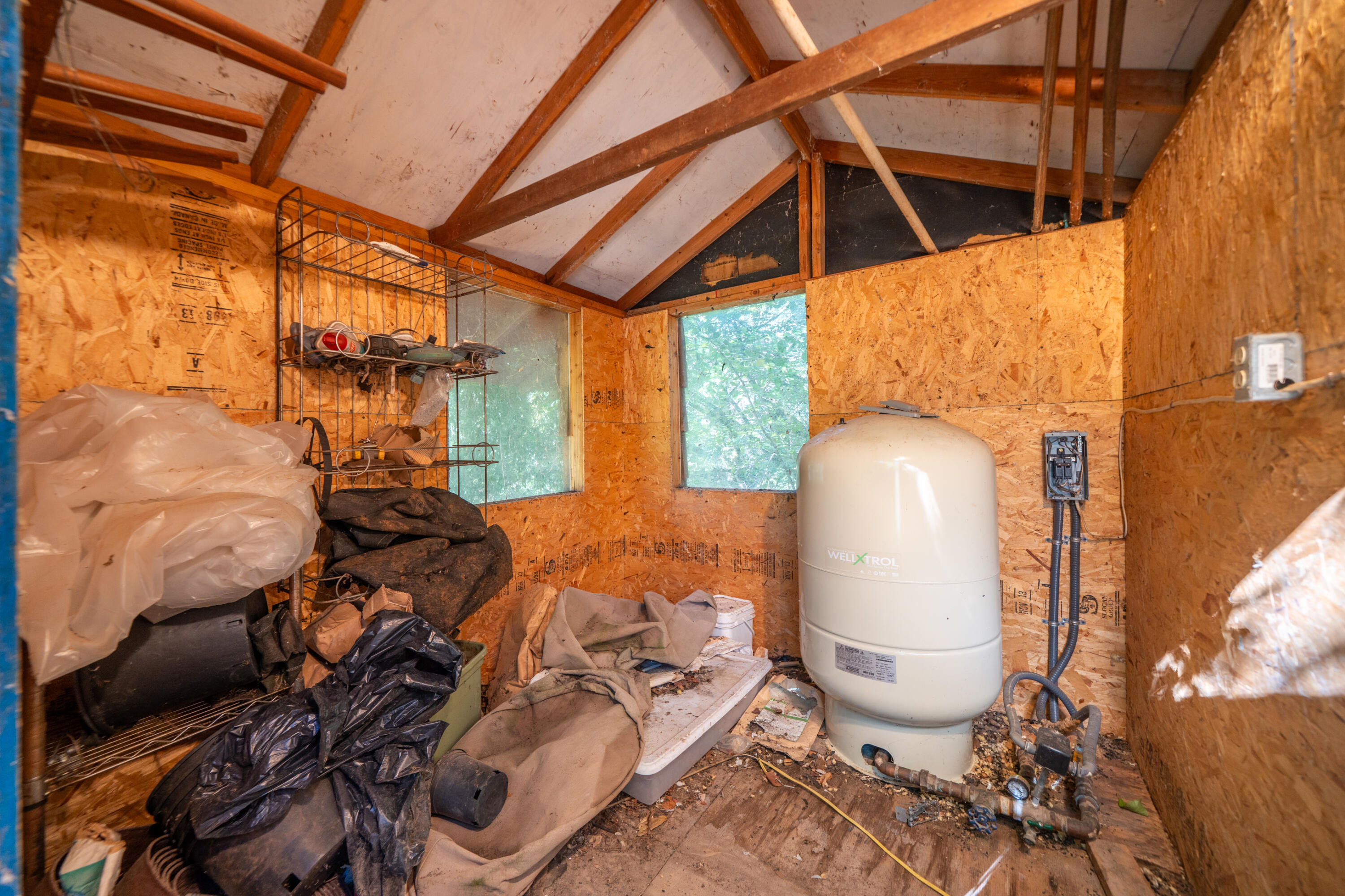 20389 Our Road Lakehead, CA 96051 - Photo 25 of 92 WELL HOUSE INTERIOR
