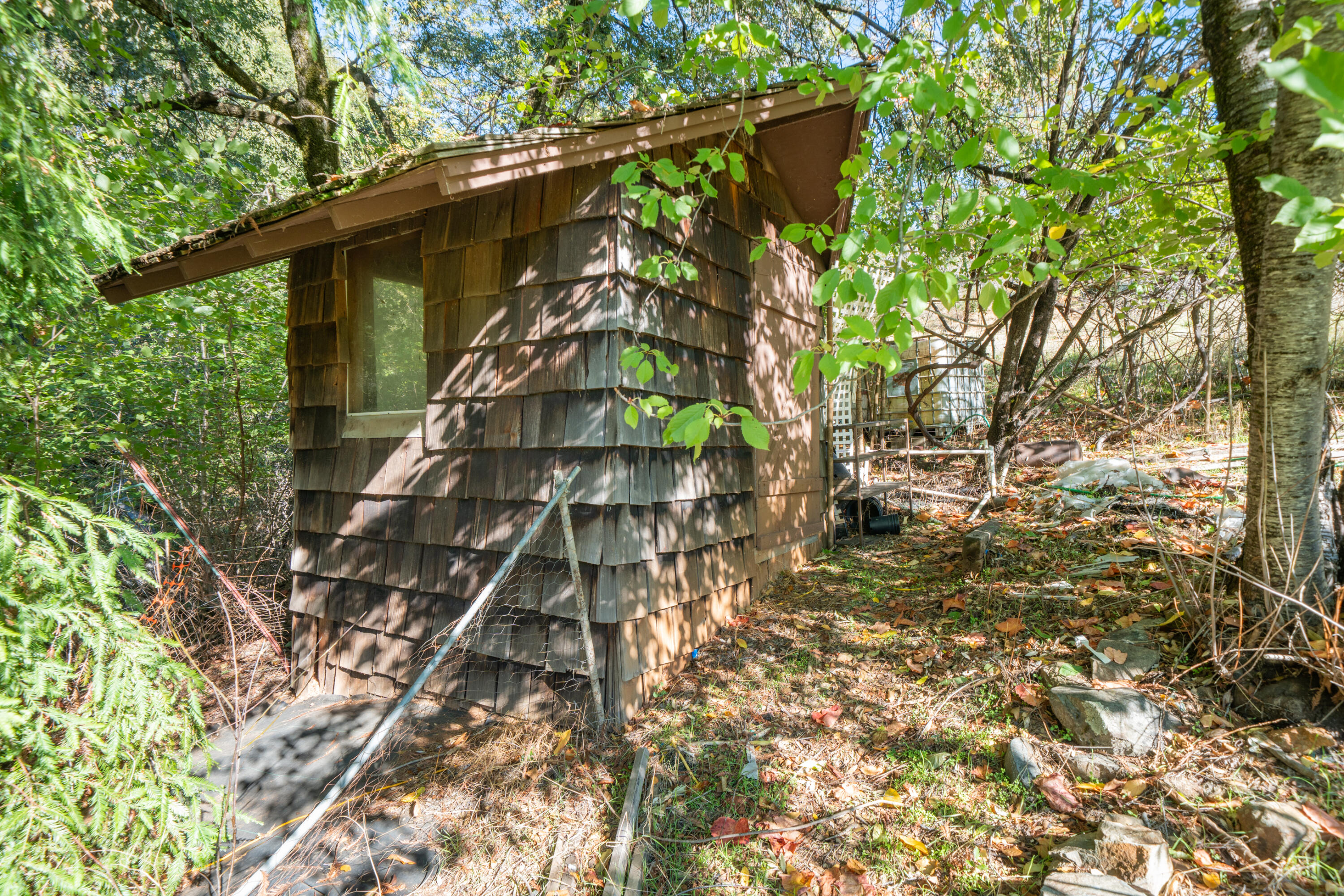 20389 Our Road Lakehead, CA 96051 - Photo 26 of 92 WELL HOUSE