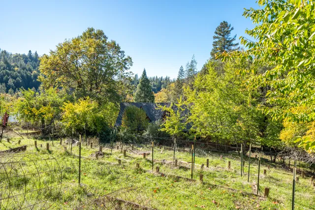 $299,900 | 20389 Our Road, Lakehead, CA 96051