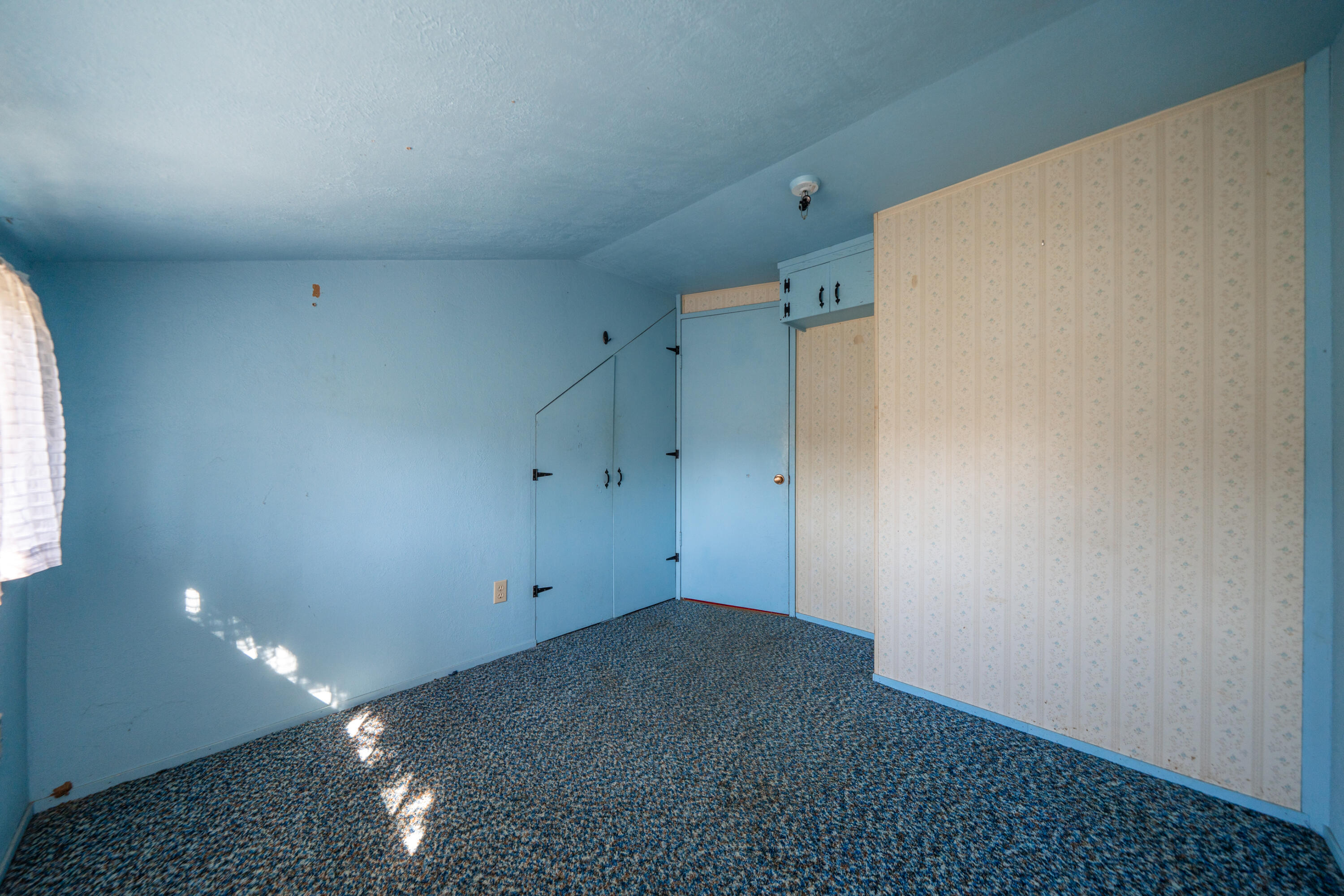 20389 Our Road Lakehead, CA 96051 - Photo 68 of 92 CORNER CLOSET