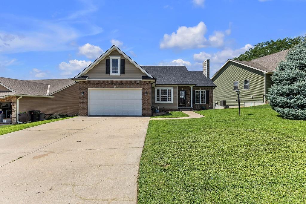 2708 Meadow Ridge Drive St. Joseph, MO 64504 - Photo 2 of 60