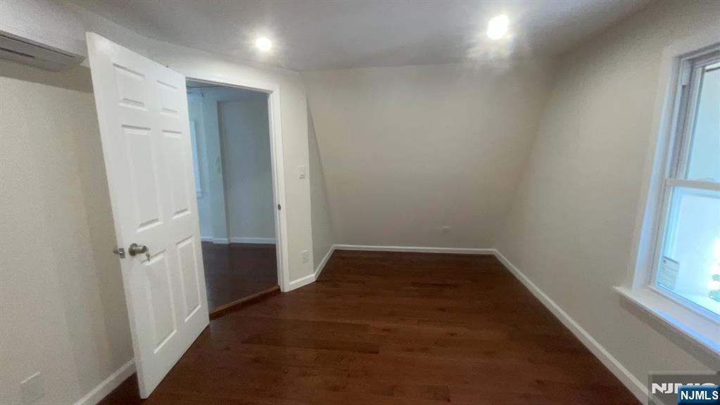 322 Cortlandt Street Belleville, NJ 07109 - Photo 13 of 28