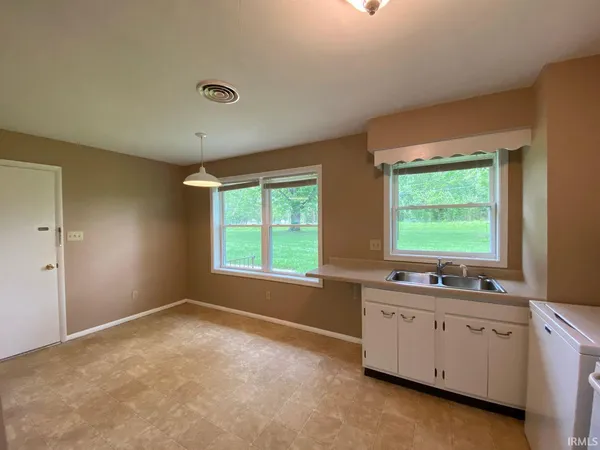 $1,200 | 3900 South Rendy Lane, Bloomington, IN 47403