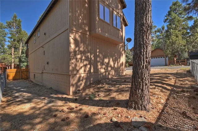 $619,000 | 284 Leonard Lane, Sugarloaf, CA 92386