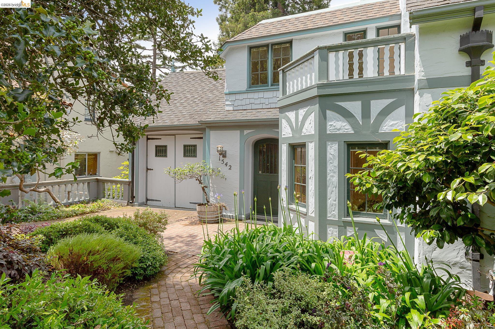 1542 Hawthorne Terrace Berkeley, CA 94708 - Photo 3 of 26