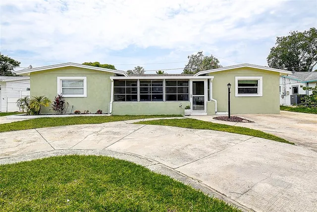 $454,500 | 5672 62nd Way North, St. Petersburg, FL 33709