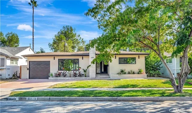 $5,600 | 19434 Calvert Street, Tarzana, CA 91335