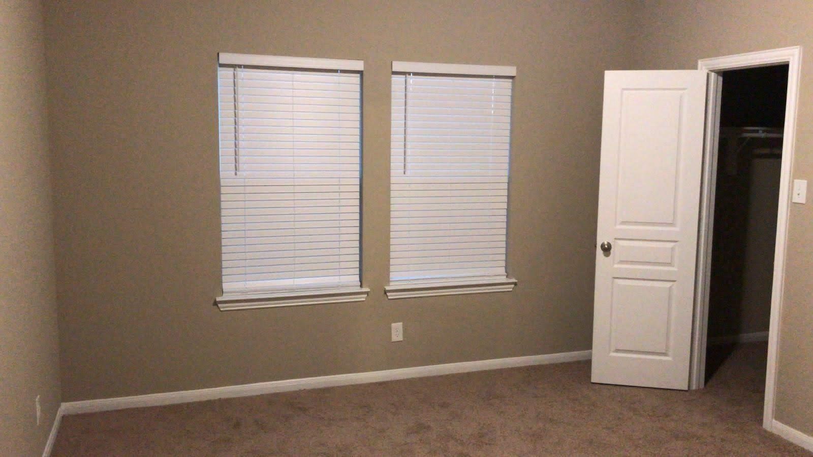 2310 Thunderbolt Peak Drive Rosharon, TX 77583 - Photo 20 of 27 an empty room with a window