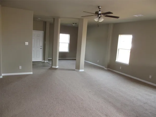 $2,000 | 2310 Thunderbolt Peak Drive, Rosharon, TX 77583