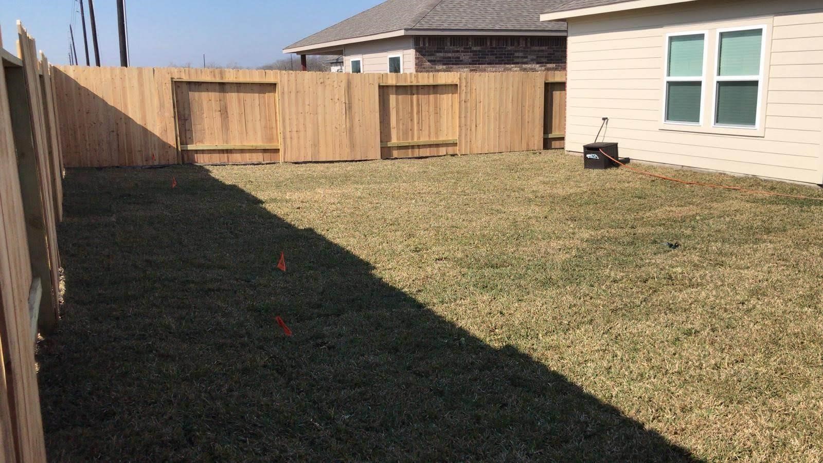 2310 Thunderbolt Peak Drive Rosharon, TX 77583 - Photo 25 of 27 a view of a backyard of a house