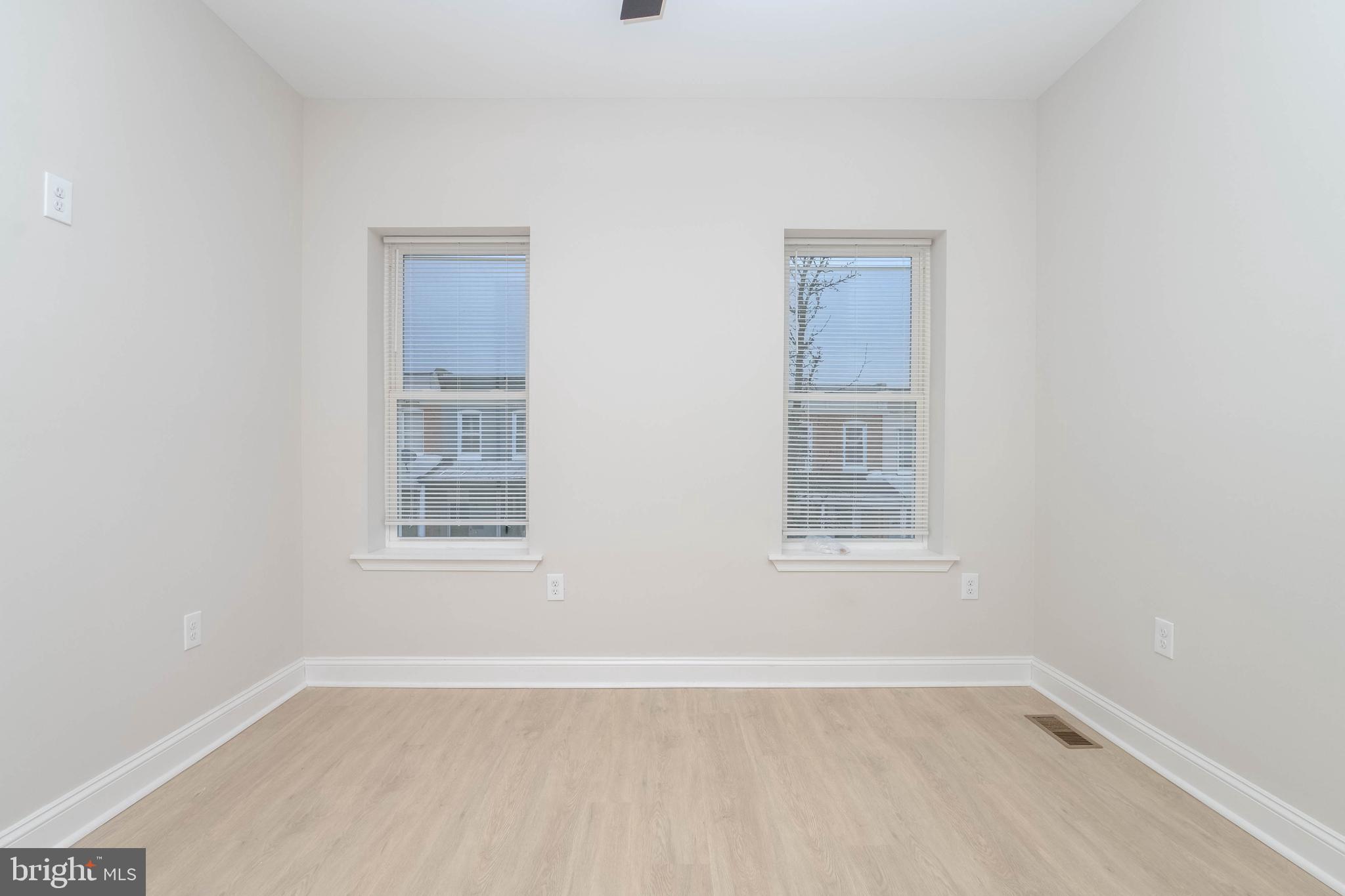 1654 Cliftview Avenue Baltimore, MD 21213 - Photo 15 of 37