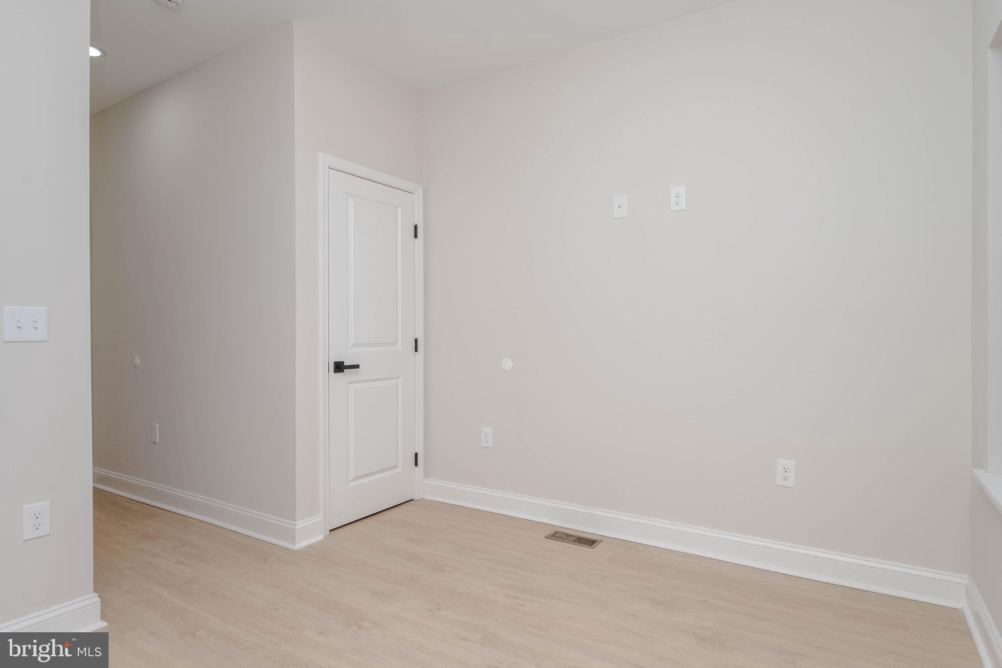 1654 Cliftview Avenue Baltimore, MD 21213 - Photo 18 of 37