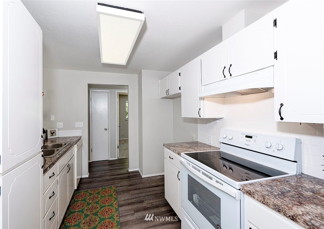 21431 Damson Road Bothell, WA 98021 - Photo 4 of 14