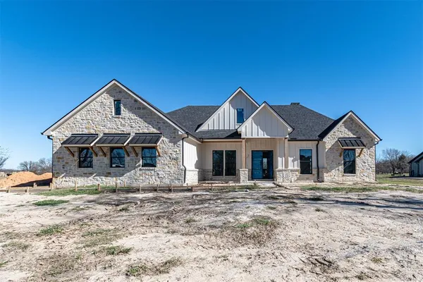 $599,900 | 557 Clubhouse Drive, Corsicana, TX 75109