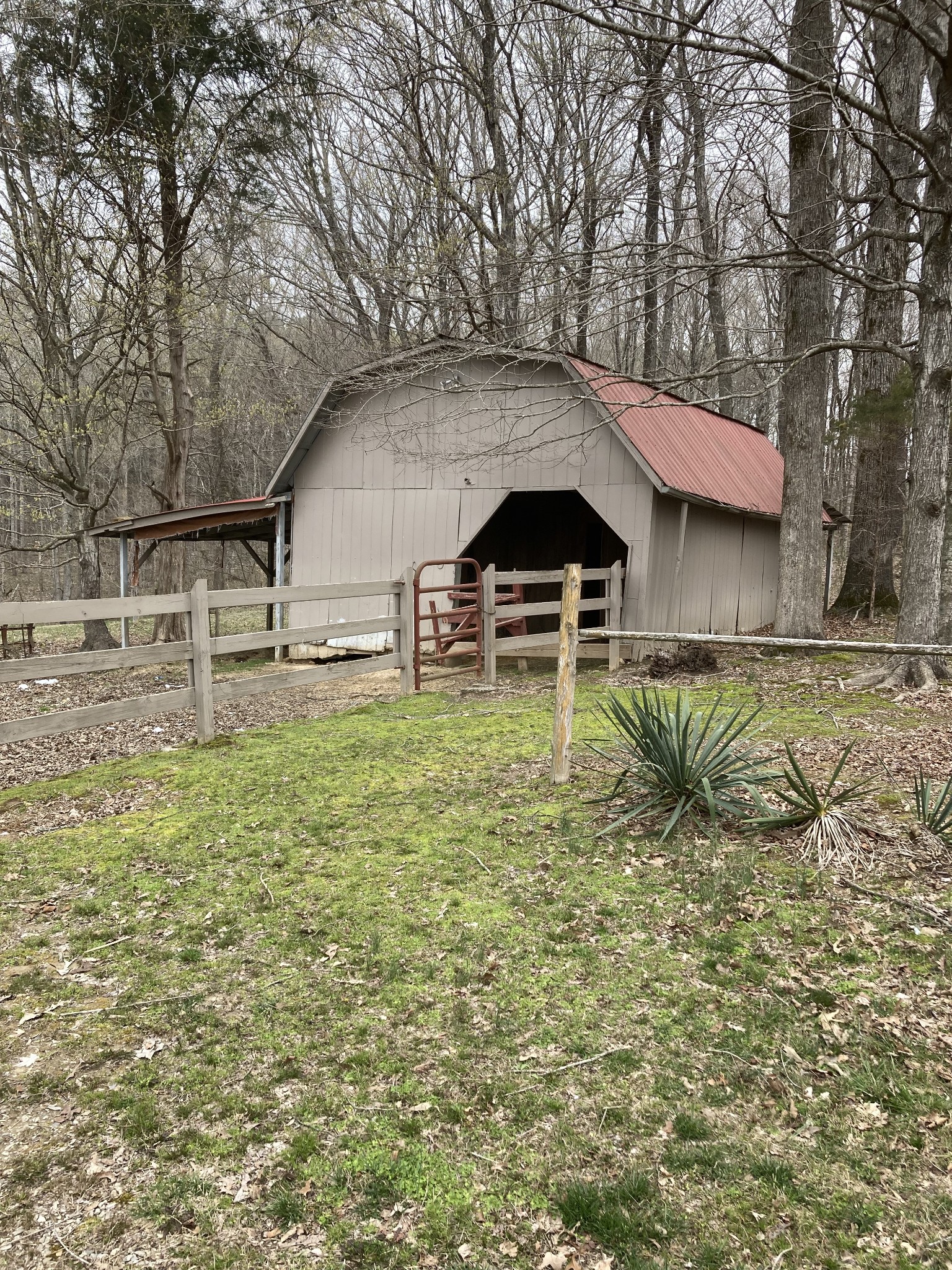 1060 St Paul Road Charlotte, TN 37036 - Photo 8 of 45 Gallery Image 8