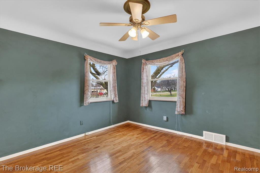 4224 Potter Road Burton, MI 48509 - Photo 18 of 35 Gallery Image 18