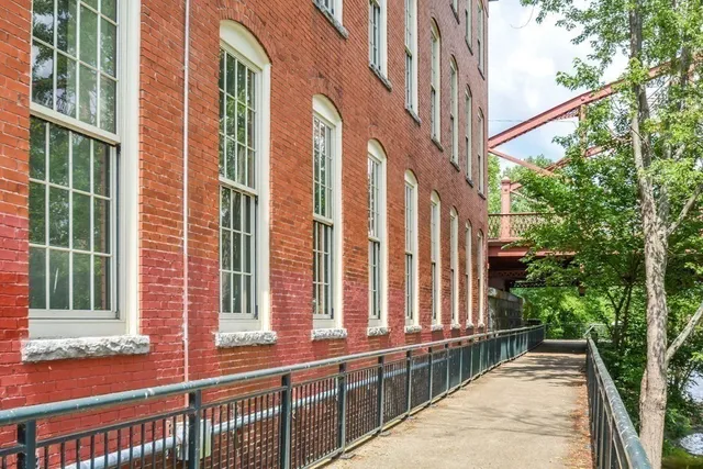 $2,500 | 35 Riverwalk Way, Unit R302, Lowell, MA 01854