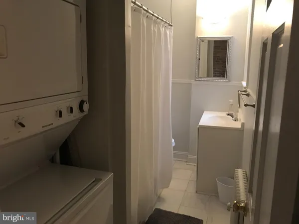 $1,950 | 731 13th Street Northeast, Unit 1, Washington, DC 20002