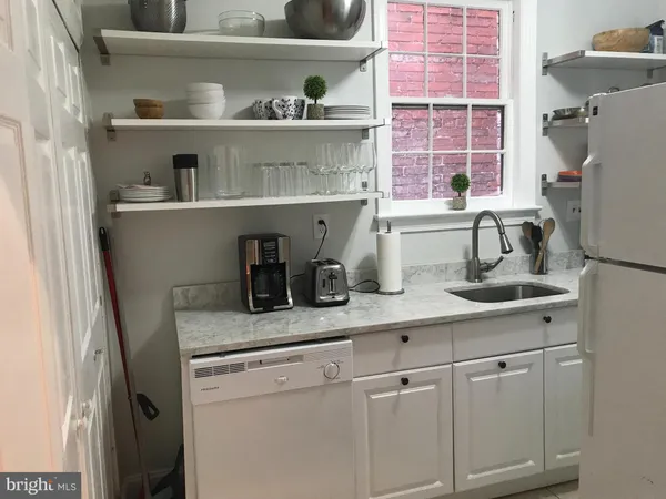 $1,950 | 731 13th Street Northeast, Unit 1, Washington, DC 20002