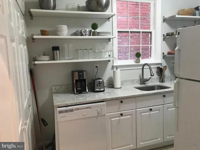 $1,950 | 731 13th Street Northeast, Unit 1, Washington, DC 20002