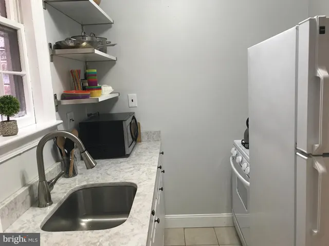 $1,950 | 731 13th Street Northeast, Unit 1, Washington, DC 20002