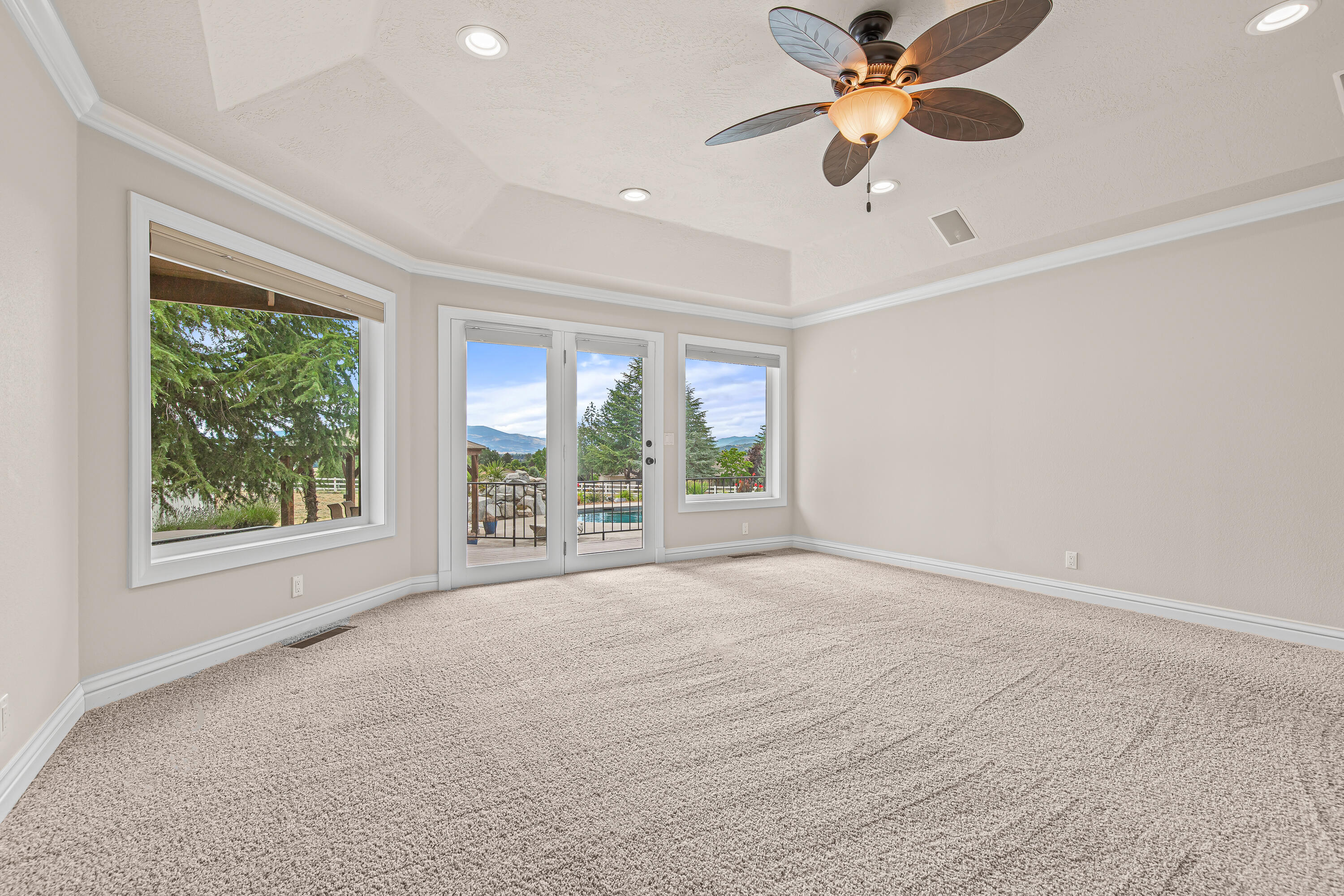 3711 Livingston Road Central Point, OR 97502 - Photo 7 of 58 7