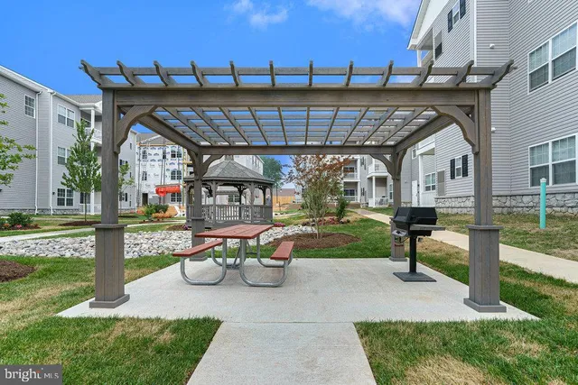 $299,900 | 200 Harvin Way, Unit 231, Brookhaven, PA 19015