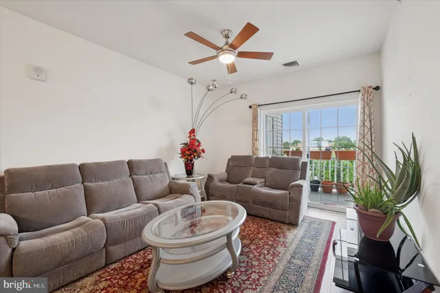 $299,900 | 200 Harvin Way, Unit 231, Brookhaven, PA 19015